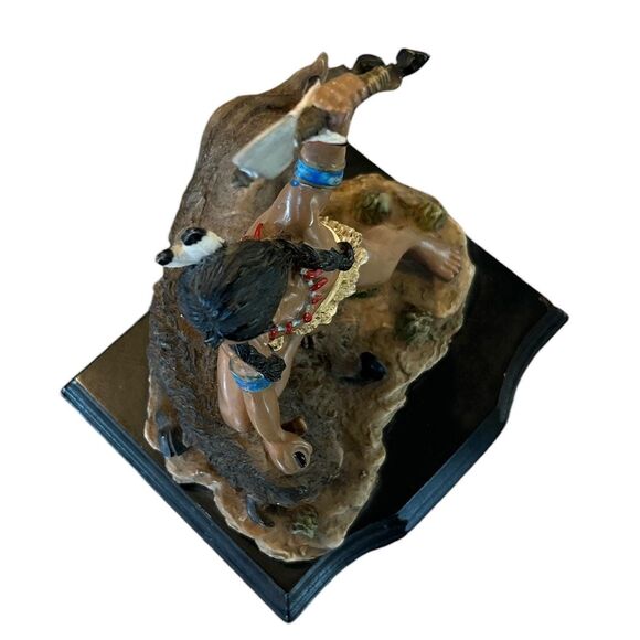 Native American Indian Buffalo Hunter Resin Figurine - Picture 6 of 7